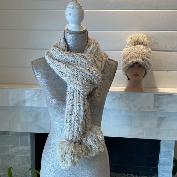Mixit Chunky Ivory Tweed Pompom Scarf and Hat - Picture 2 of 11
